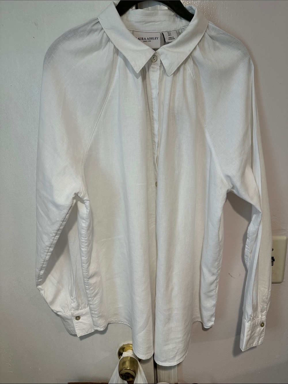 NWT Laura Ashley Long-Sleeve Button Down Shirt
